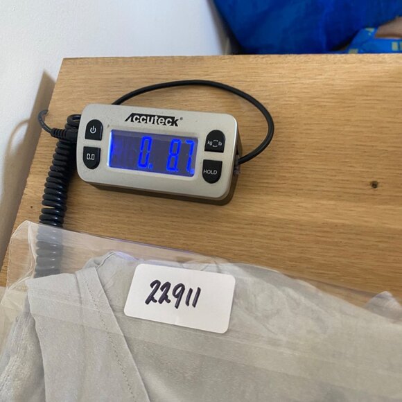 Chicos Shirt Womens 1 US Medium Silver Shimmer Button Up Collared Long Sleeves - Picture 9 of 9